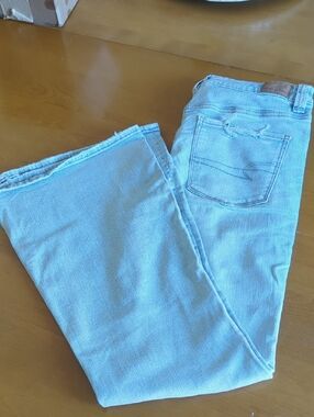 American Eagle Outfitters Light Wash Flare Leg Jeans (Next Level Stretch)